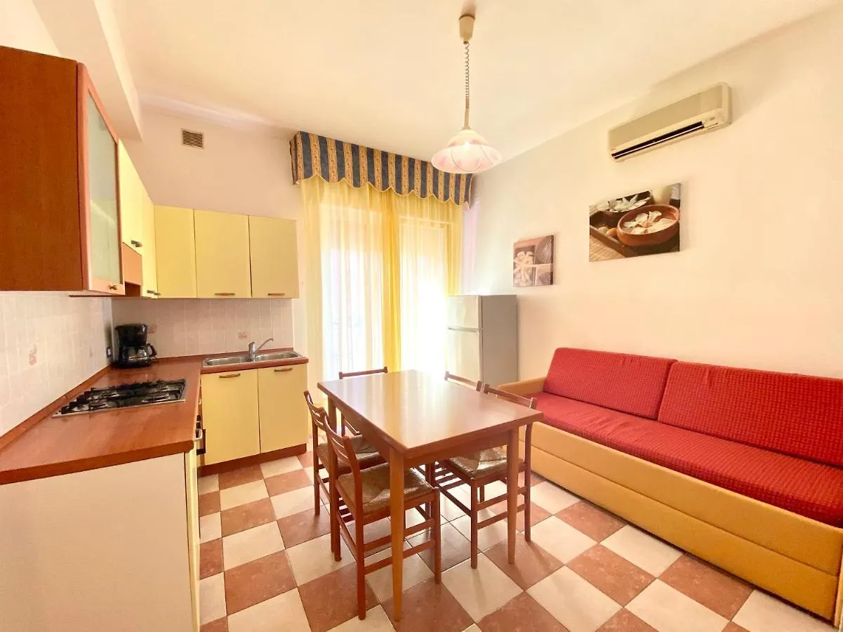 Appartamenti Adriana Carraro Immobiliare - Family Apartments Lido di Jesolo 0*,